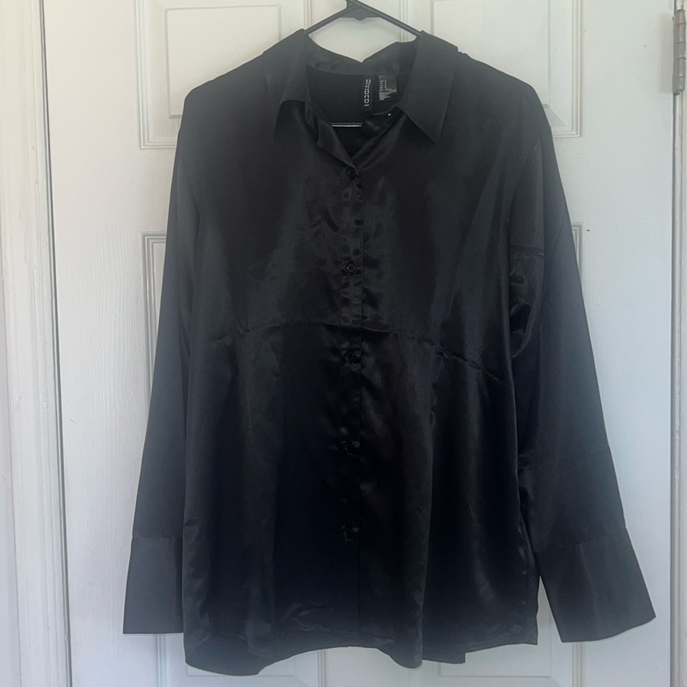 Black H&M Divided Size medium shirt top long sleeve lite polyester shirt top